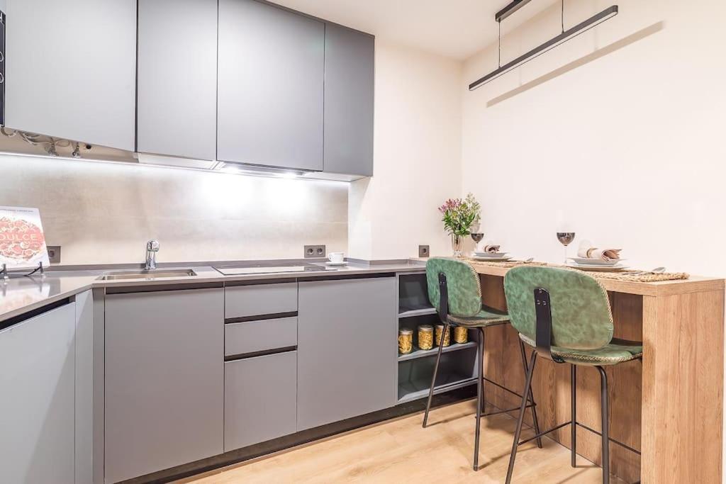 Apartamento Reformado Y Tranquilo Junto A Gran Via Мадрид Екстериор снимка
